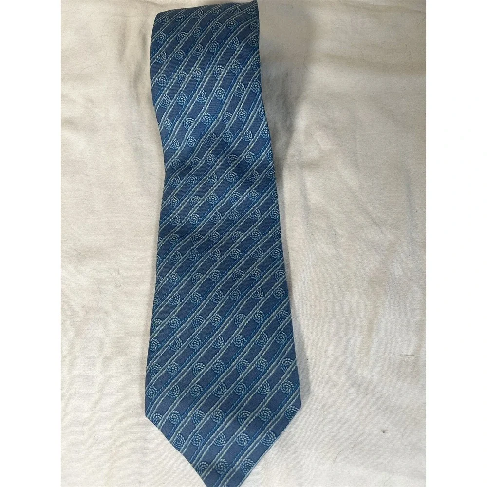 Hermes Blue & White Silk Tie. 3”, 58” Long - Picture 9 of 9